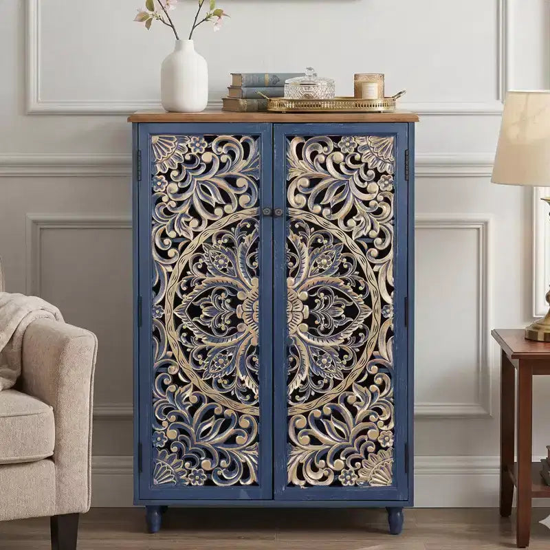Bekrvio Armadio pensile alto con ante in pino intagliato 3D, finitura oro anticato, ripiani regolabili, mobile da cucina a buffet in stile Boho Farmhouse, blu