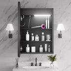 Mobiletto porta medicine rettangolare in ferro FAMYYT 20 pollici L x 28 pollici A con specchio, luce LED dimmerabile, antiappannamento e prese - Completamente assemblato