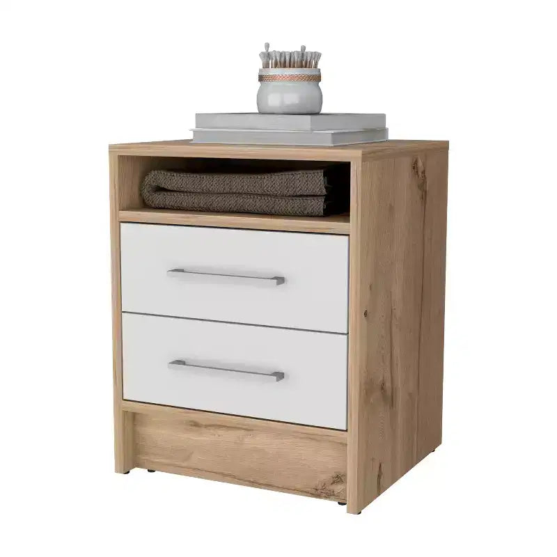 Con un design pulito e moderno, questo comodino Philadelphia, a due cassetti e con ripiano a scomparsa, offre un pratico spazio contenitivo e una struttura robusta, rendendolo.