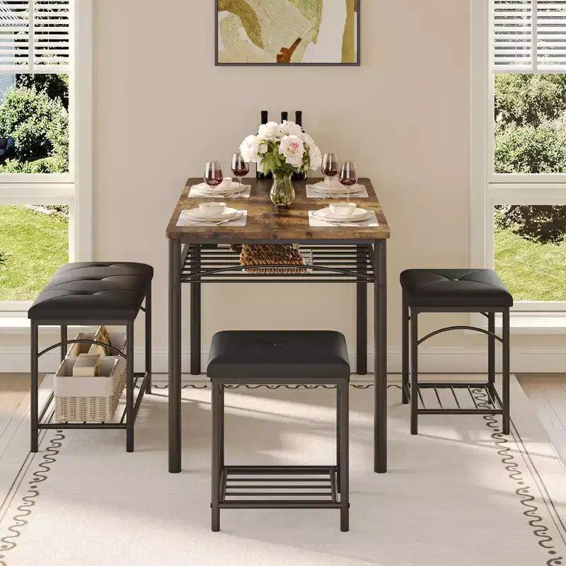 Set da Pranzo Salvaspazio da 4 Pezzi per 4 Persone, Design in Legno e Metallo, Include Panca Imbottita, 2 Sgabelli, Scaffale Portaoggetti, per Piccoli Appartamenti, Colazione