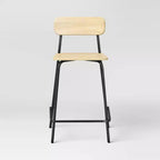 Set di 2 sgabelli da bancone in legno da 24" con base in metallo e poggiapiedi naturale - Room Essentials™