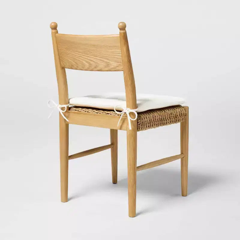 2 sedie da pranzo in legno Cardamine, colore naturale - Threshold™ progettate con Studio McGee