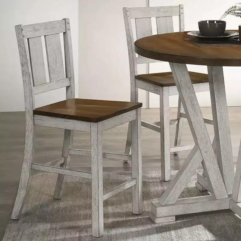 HOMES: Inside + Out Set di 2 sedie Naxti Rustiche Altezza Bancone Rovere Chiaro/Bianco Anticato: Stile Rustico, Struttura in Legno di Gomma