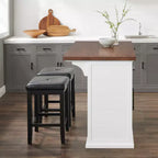 Isola da Cucina Crosley 42" Bartlett con Piano in Legno e Sgabelli Quadrati Imbottiti, Bianco/Nero: Design Shiplap, Ripiani Regolabili