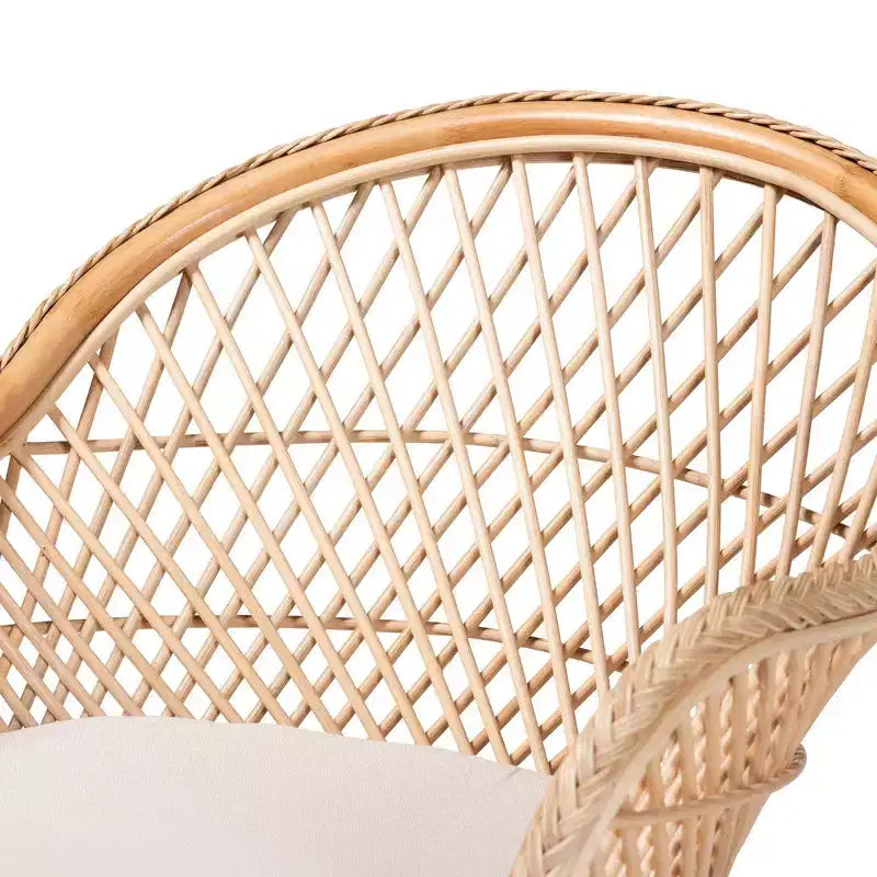 bali & pari Sedia a braccioli in rattan intrecciato Casilda Naturale