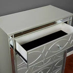 Cassettiera Glam con 5 cassetti La Mesa color argento - HOMES: Inside + Out: Dettagli a specchio, spazio contenitivo elegante