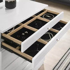 HOMES: Inside + Out Garneta cassettiera a 5 cassetti con cassetti portagioie bianca: comò verticale moderno, ferramenta antiribaltamento, finitura lucida