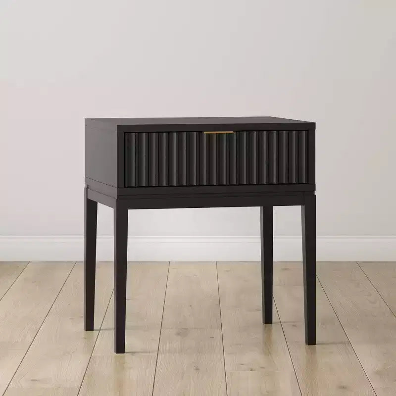 Nathan James Jasper Comodino Nero Scanalato in Legno