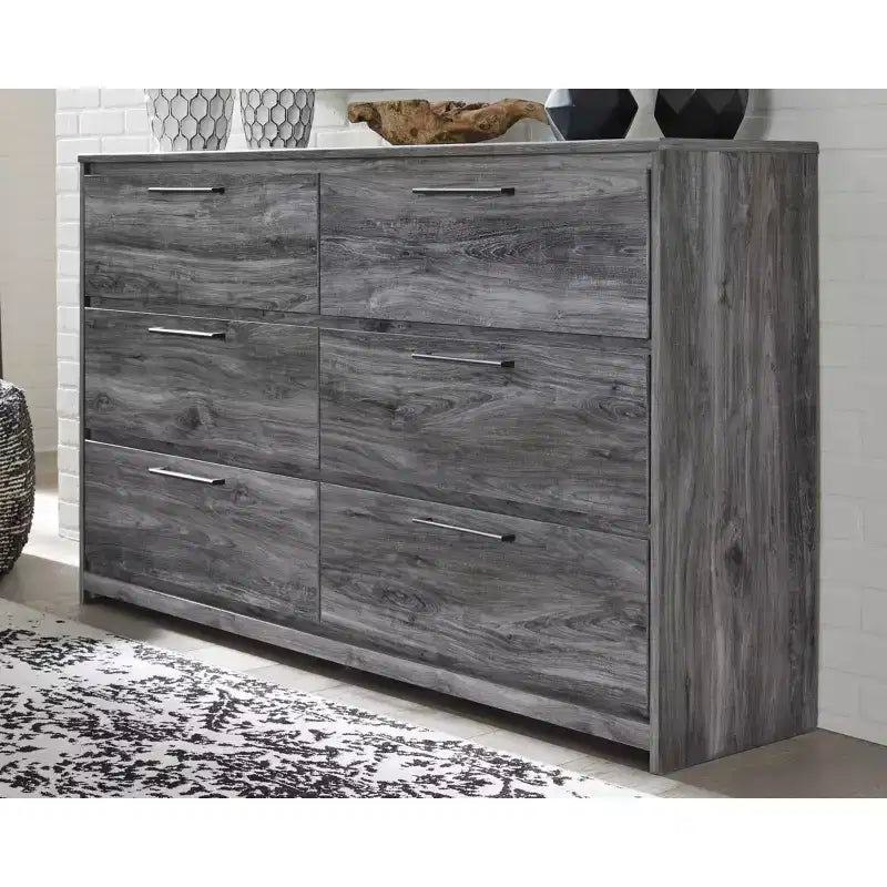 Comò Baystorm Grigio - Signature Design by Ashley: 6 cassetti, maniglie moderne, struttura in MDF