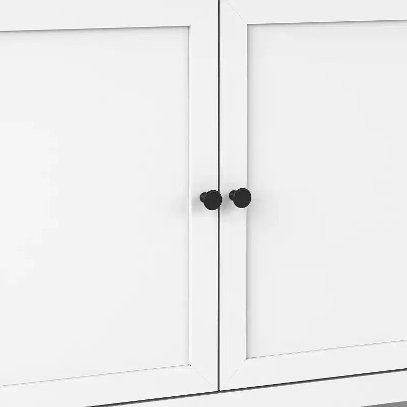 Mobile porta TV tradizionale con ante e ripiani per TV fino a 65" Bianco classico - Room Essentials™
