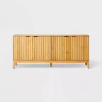 Mobile TV in legno di quercia Thousand Oak Scalloped per TV fino a 70", Marrone - Threshold™ designed with Studio McGee