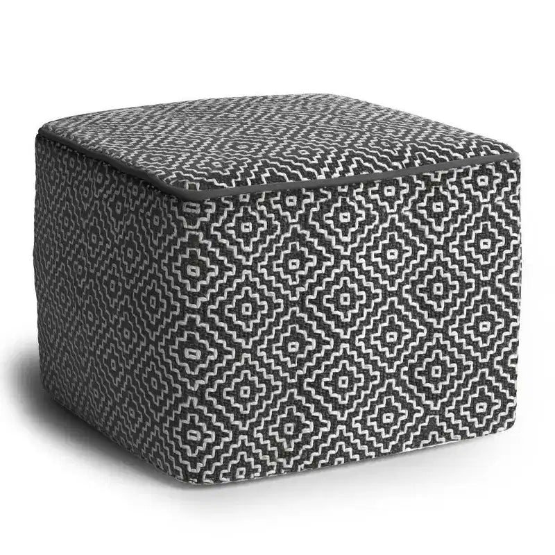 Pouf Laurene quadrato in PET intrecciato di poliestere grigio/bianco - WyndenHall