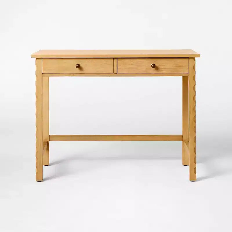 Scrivania in Legno con Cassetti Legno Naturale - Threshold™ progettato con Studio McGee