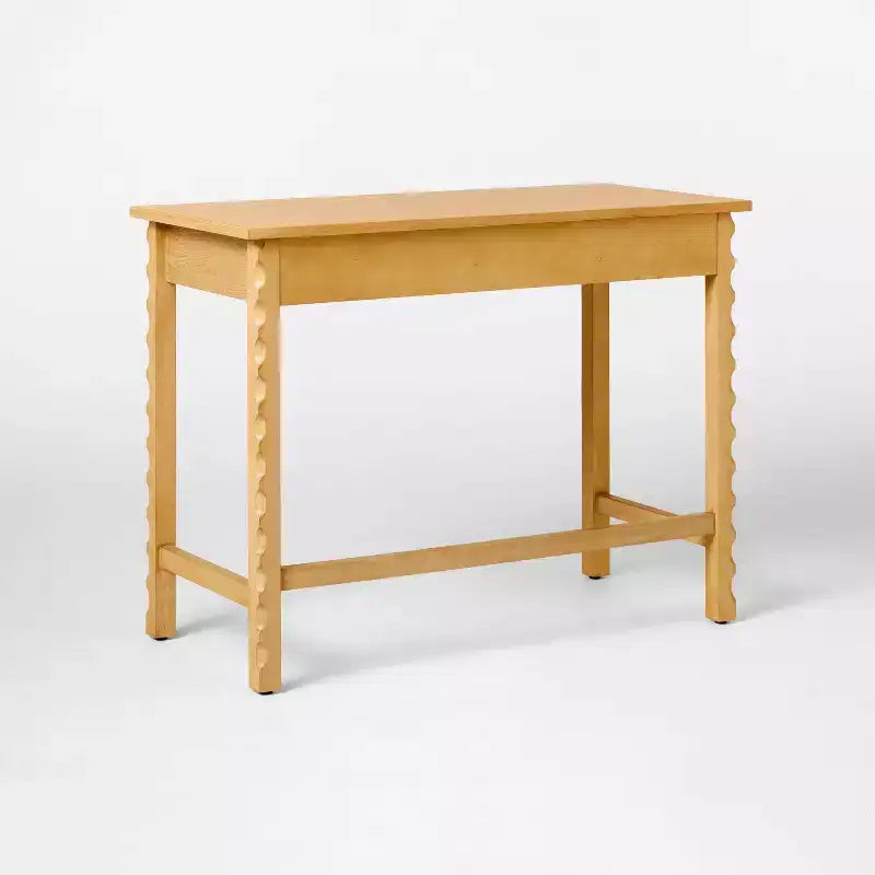 Scrivania in Legno con Cassetti Legno Naturale - Threshold™ progettato con Studio McGee