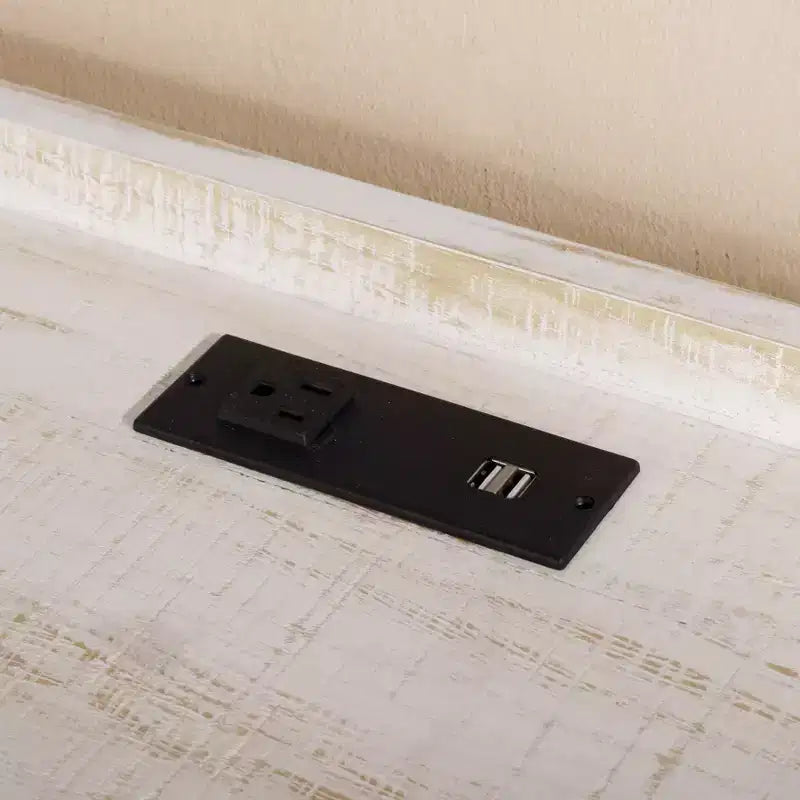 HOMES: Inside + Out Scrivania a L per computer Branar con porta USB bianca