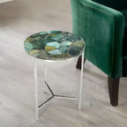 Tavolino rotondo Foster Agate Top Emerald Green - Steve Silver Co.: Base cromata, pietra color spa, lusso moderno