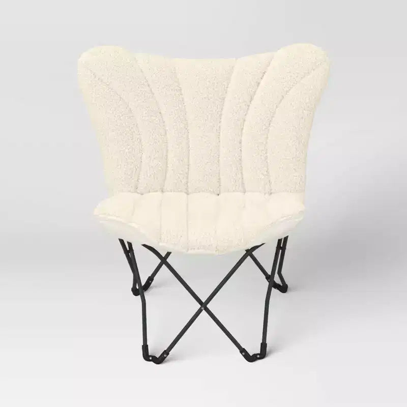 Sedia Butterfly Dorm in pelliccia sintetica color crema - Room Essentials