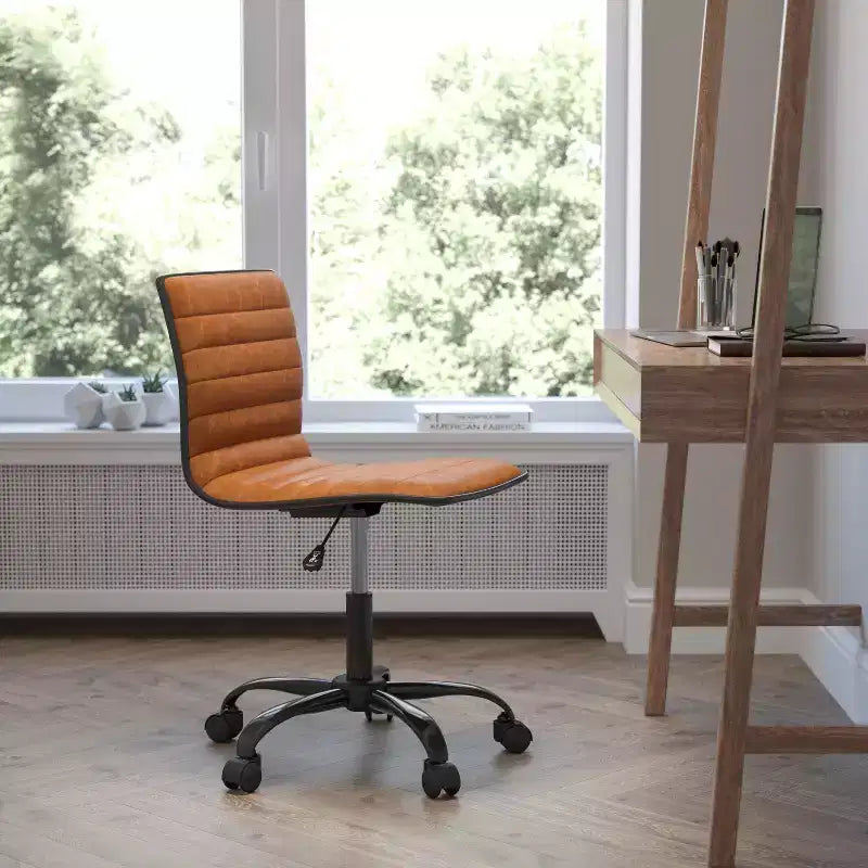 Sedia da ufficio girevole Flash Furniture con schienale basso, senza braccioli, a costine, di design
