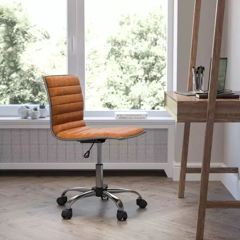 Sedia da ufficio girevole Flash Furniture con schienale basso, senza braccioli, a costine, di design