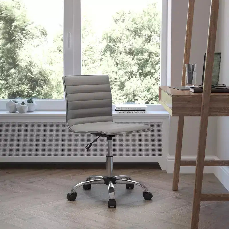 Sedia da ufficio girevole Flash Furniture con schienale basso, senza braccioli, a costine, di design