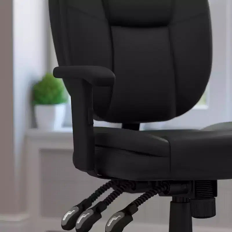 Sedia da ufficio ergonomica girevole multifunzione con schienale medio Flash Furniture con cuscino superiore e braccioli regolabili