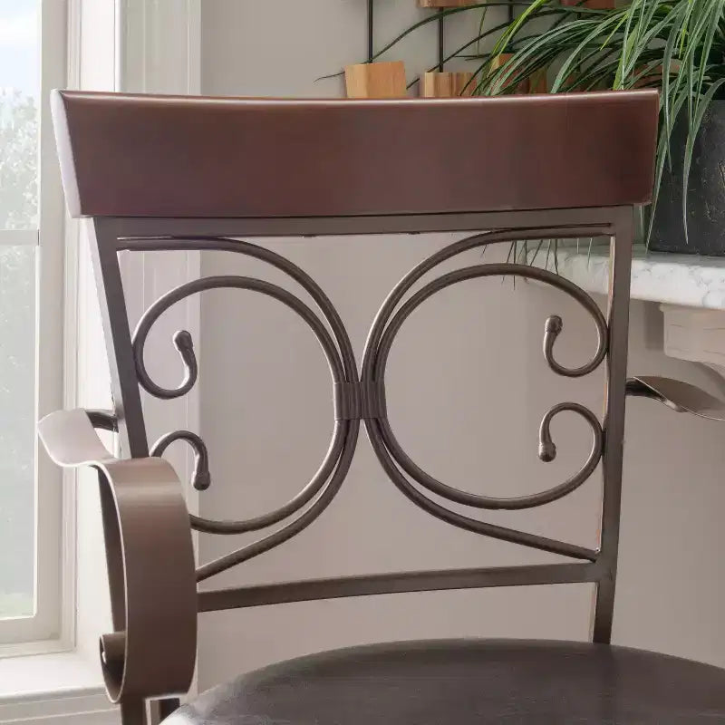 Sgabello da bar con braccioli girevole in similpelle e metallo Nora Big and Tall - Linon