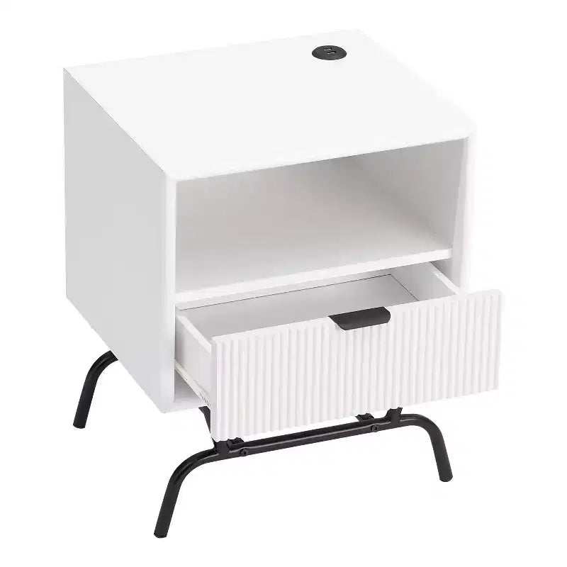24/7 Shop At Home 18 Tavolino moderno da divano Meadowgrove con 1 cassetto, porte USB e ripiano