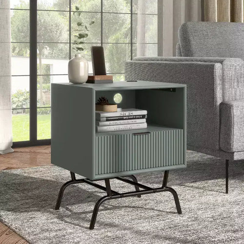 24/7 Shop At Home 18 Tavolino moderno da divano Meadowgrove con 1 cassetto, porte USB e ripiano