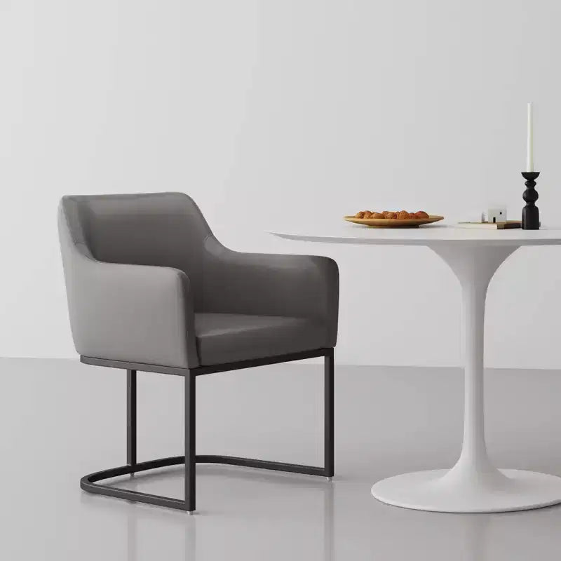 Sedia da pranzo imbottita in similpelle Serena Modern - Manhattan Comfort