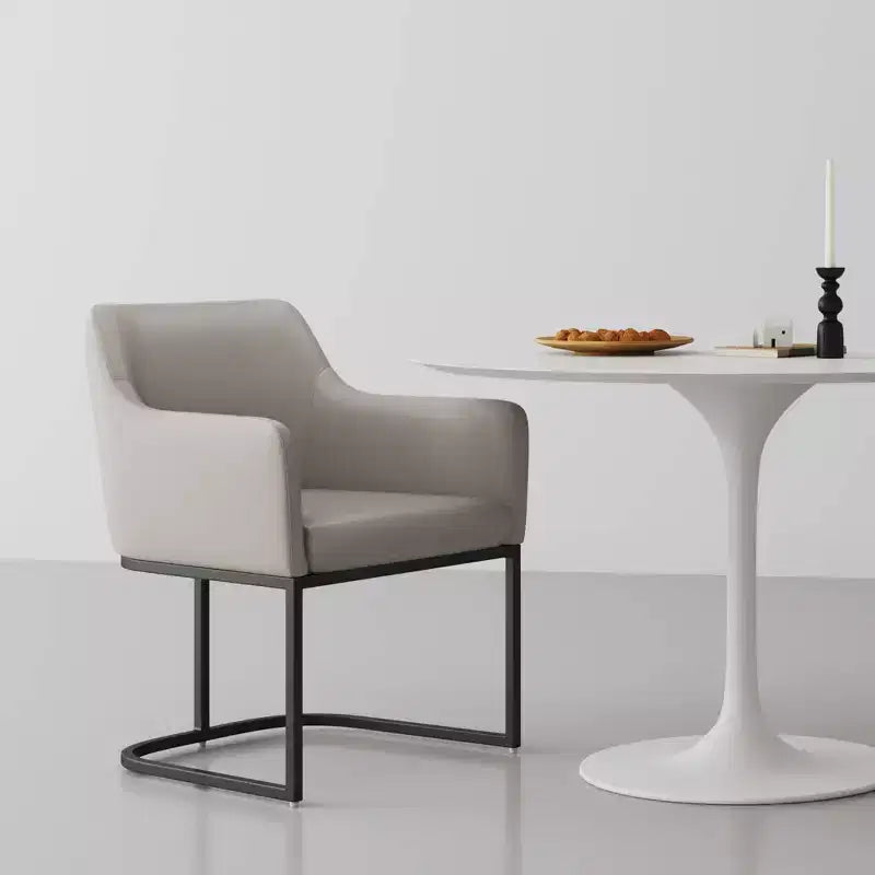 Sedia da pranzo imbottita in similpelle Serena Modern - Manhattan Comfort