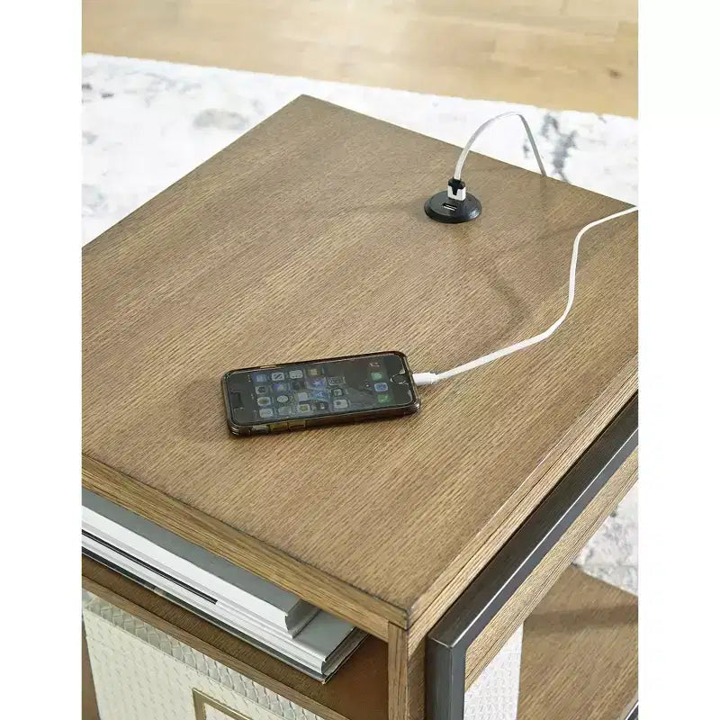 Signature Design by Ashley Tavolino Finale Contemporaneo Fridley Marrone/Nero