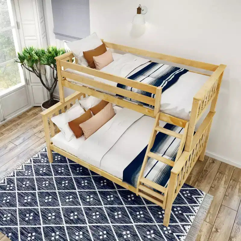 Letto a castello Plank+Beam in legno massiccio, piazza e mezza sopra piazza francese, nessuna rete a molle richiesta