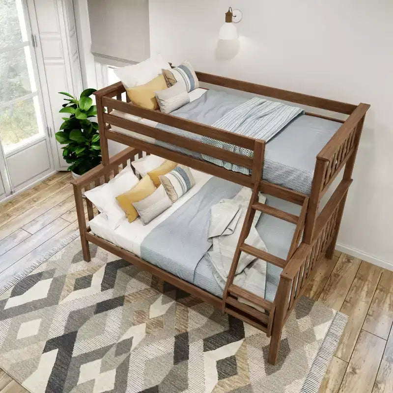Letto a castello Plank+Beam in legno massiccio, piazza e mezza sopra piazza francese, nessuna rete a molle richiesta