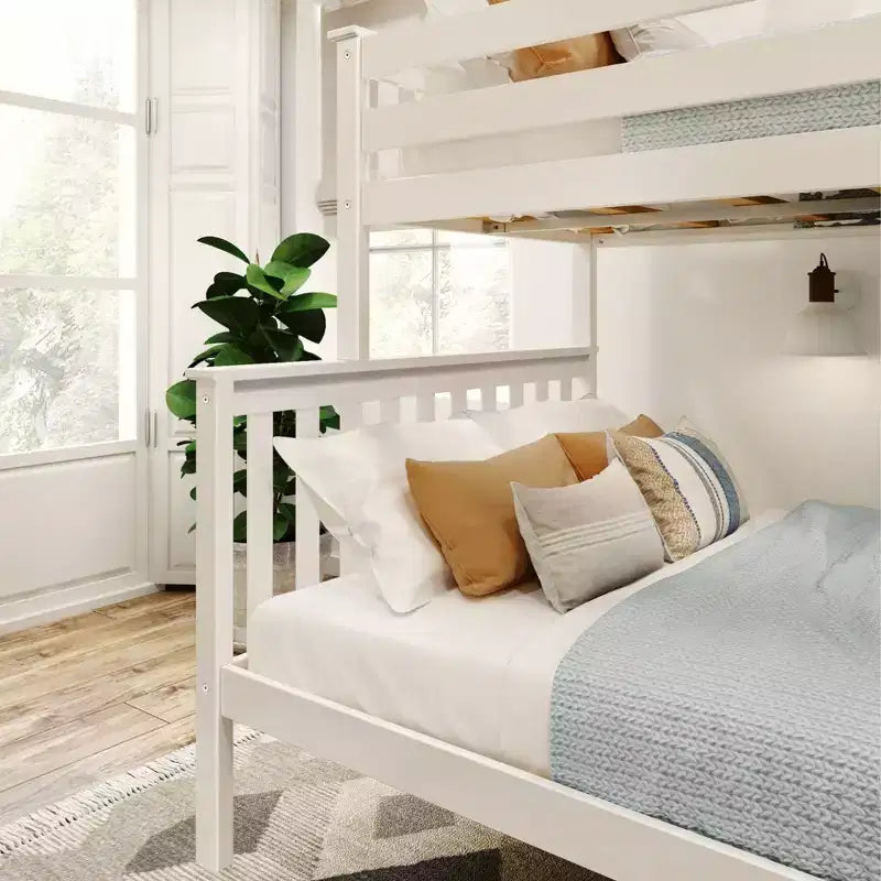 Letto a castello Plank+Beam in legno massiccio, piazza e mezza sopra piazza francese, nessuna rete a molle richiesta