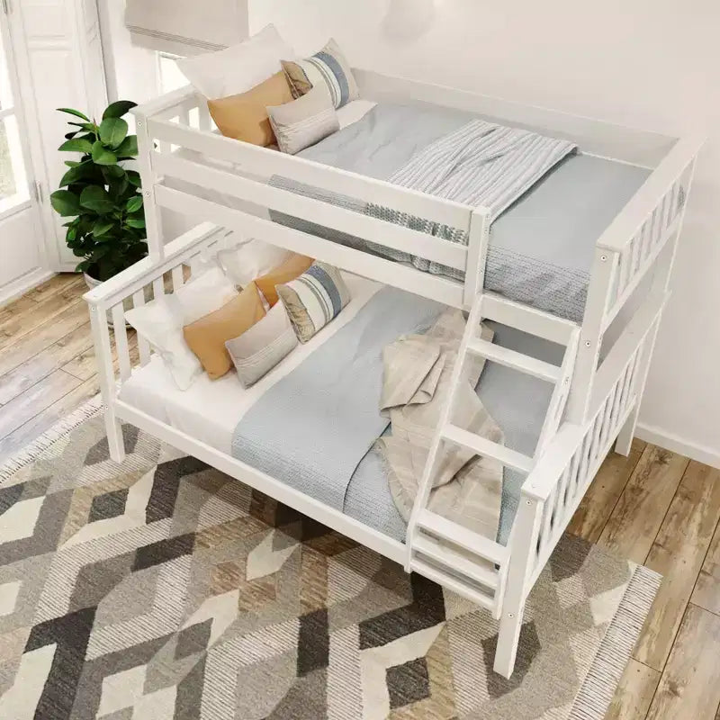 Letto a castello Plank+Beam in legno massiccio, piazza e mezza sopra piazza francese, nessuna rete a molle richiesta
