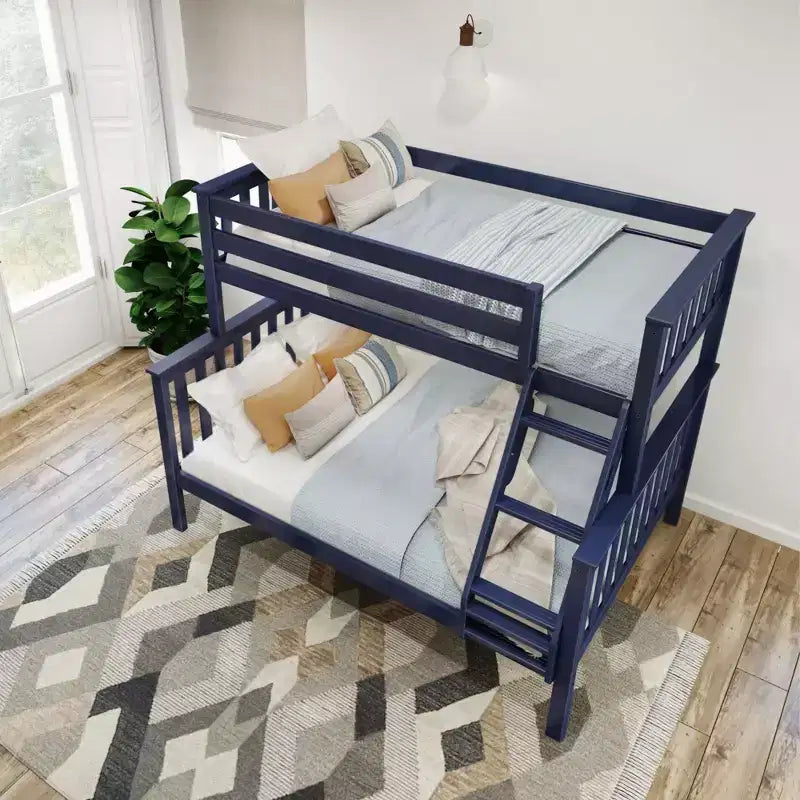 Letto a castello Plank+Beam in legno massiccio, piazza e mezza sopra piazza francese, nessuna rete a molle richiesta