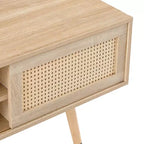 55.12 Mobile TV in Rattan, Supporto TV con Ripiani a Giorno, Doppie Ante Scorrevoli, Gambe in Legno Massello, Tavolino Consolle Multimediale per Soggiorno Camera da Letto