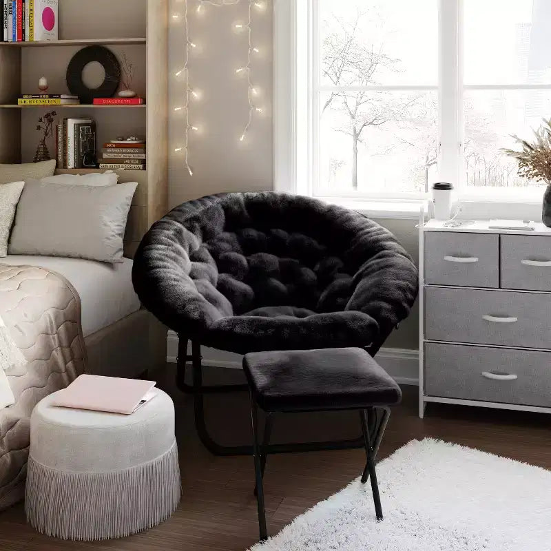 Flash Furniture Gwen 38 pollici, sedia a mezza luna pieghevole oversize portatile in pelliccia sintetica con poggiapiedi pieghevole per dormitorio e camera da letto