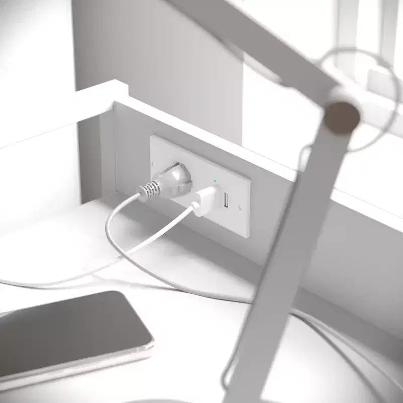 Flash Furniture Sodano Comodino a 4 Cassetti con Stazione di Ricarica, 2 Porte USB e 1 Presa, Struttura in Metallo, Piano, Cassetti e Maniglie in Legno Ingegnerizzato