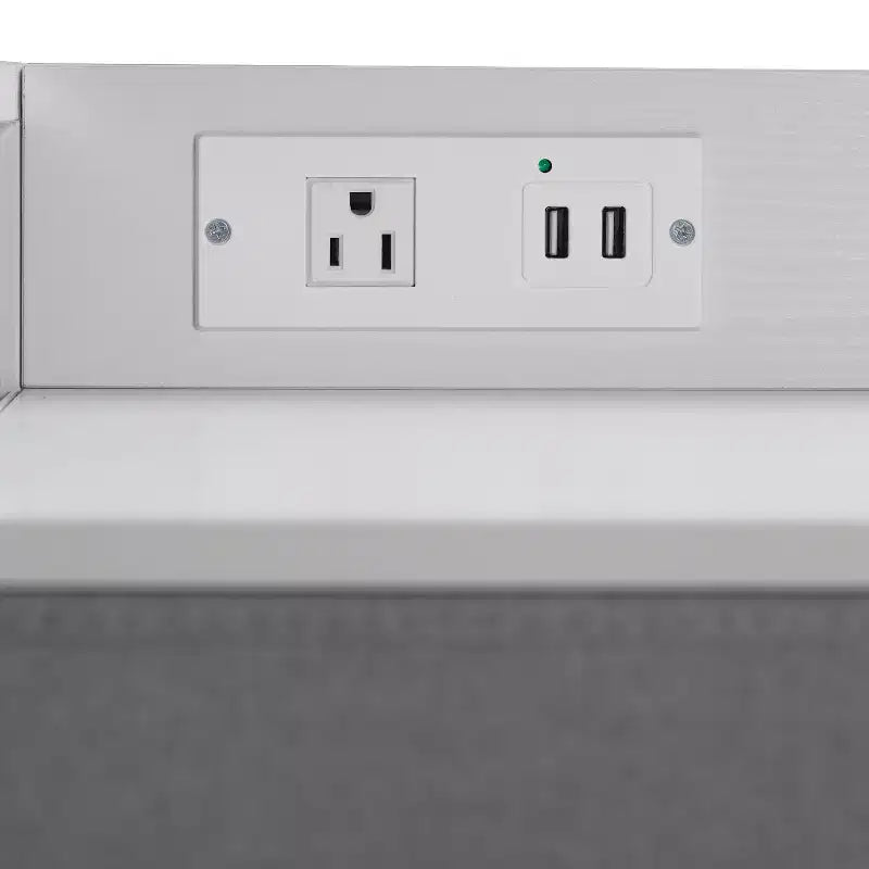 Flash Furniture Sodano Comodino a 4 Cassetti con Stazione di Ricarica, 2 Porte USB e 1 Presa, Struttura in Metallo, Piano, Cassetti e Maniglie in Legno Ingegnerizzato