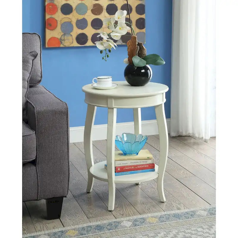 Tavolino Rotondo con Gambe a Cabriole e Ripiano Aperto – 4 Colori