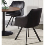 Sedia da pranzo girevole in similpelle nera dal design retrò con base in metallo