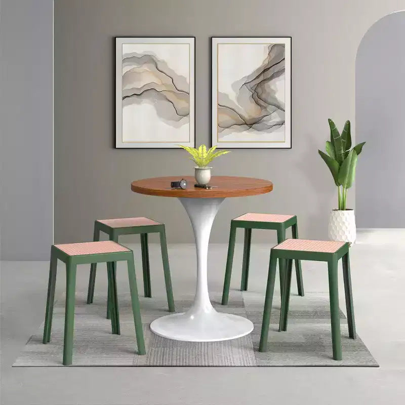 LeisureMod Tresse Sgabello da pranzo quadrato impilabile con piano in vimini, design leggero e durevole per uso in cucina, giardino, balcone, bar, terrazza o patio