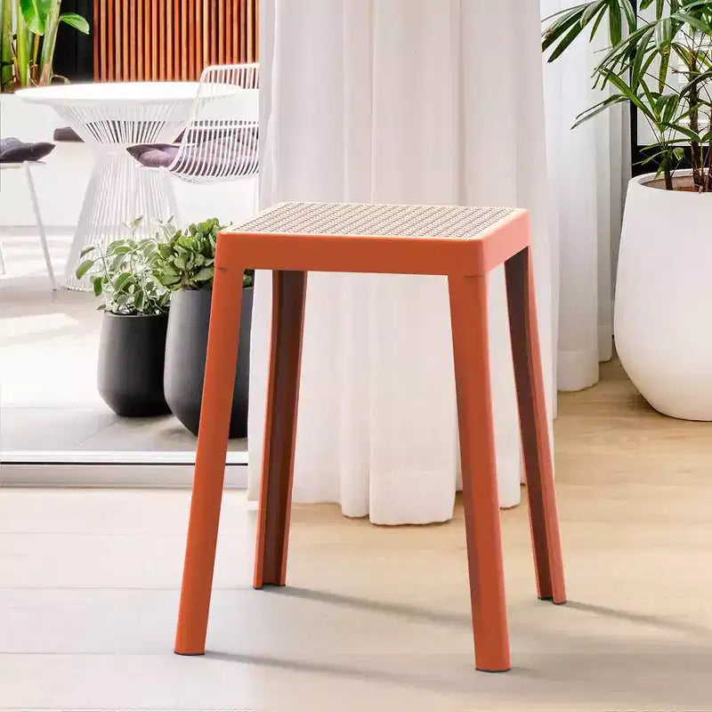 LeisureMod Tresse Sgabello da pranzo quadrato impilabile con piano in vimini, design leggero e durevole per uso in cucina, giardino, balcone, bar, terrazza o patio