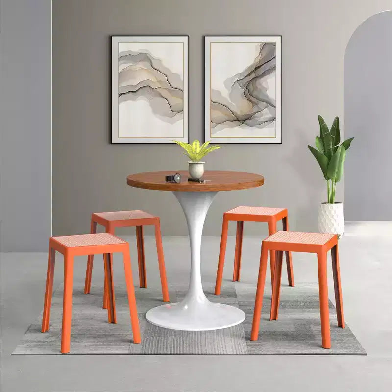 LeisureMod Tresse Sgabello da pranzo quadrato impilabile con piano in vimini, design leggero e durevole per uso in cucina, giardino, balcone, bar, terrazza o patio