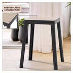 LeisureMod Tresse Sgabello da pranzo quadrato impilabile con piano in vimini, design leggero e durevole per uso in cucina, giardino, balcone, bar, terrazza o patio