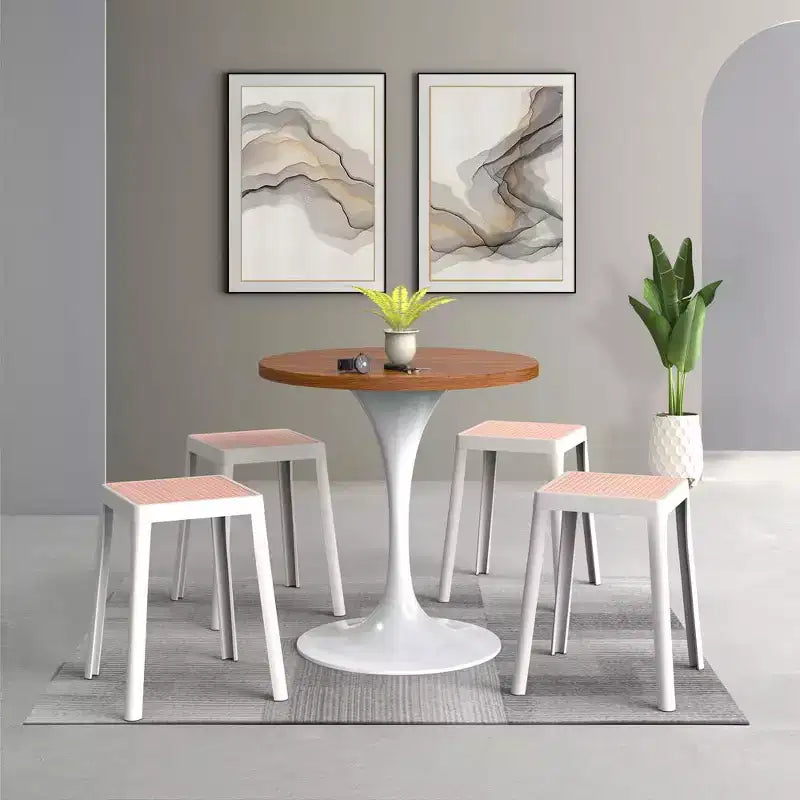 LeisureMod Tresse Sgabello da pranzo quadrato impilabile con piano in vimini, design leggero e durevole per uso in cucina, giardino, balcone, bar, terrazza o patio