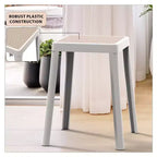 LeisureMod Tresse Sgabello da pranzo quadrato impilabile con piano in vimini, design leggero e durevole per uso in cucina, giardino, balcone, bar, terrazza o patio