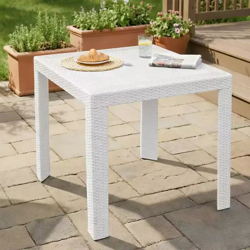 LeisureMod Tavolo da pranzo quadrato per esterni Mace Collection da 31 pollici - Tavolo da bistrò moderno in tessuto resistente alle intemperie