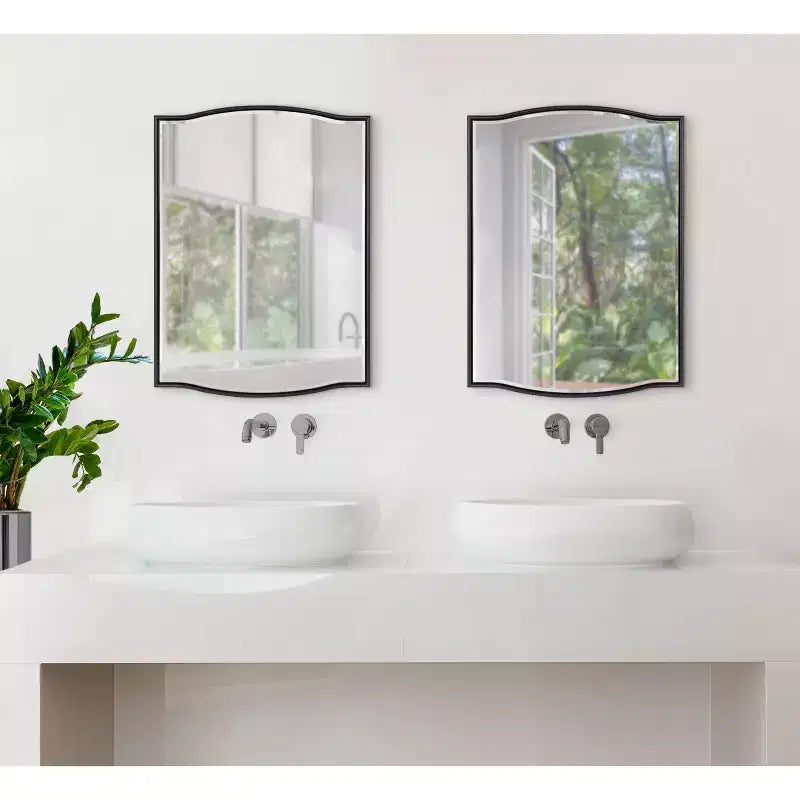 Specchio da parete decorativo con cornice Sedelle 17 x 24 - Kate & Laurel All Things Decor